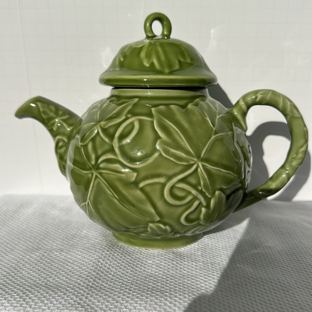 Vintage Franciscan Ivy Embossed Bright Green Teapot Portugal 4 Cups
